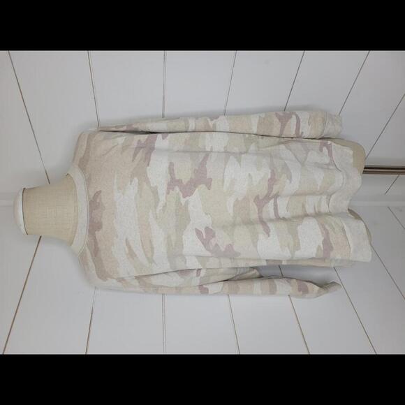 American Eagle Outfitters XS Cream & tan camouflage sweatshirt - Picture 1 of 5